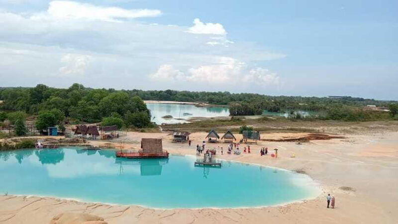 bintan-desert-and-blue-lake-tour