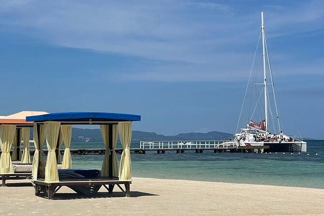 bird-aviary-shopping-beach-day-out-in-montego-bay