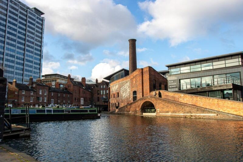 birmingham-famous-gangs-evening-walking-tour-with-pub-stops