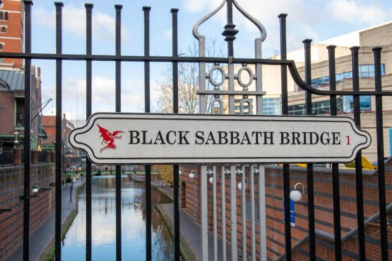 birmingham-famous-gangs-evening-walking-tour-with-pub-stops