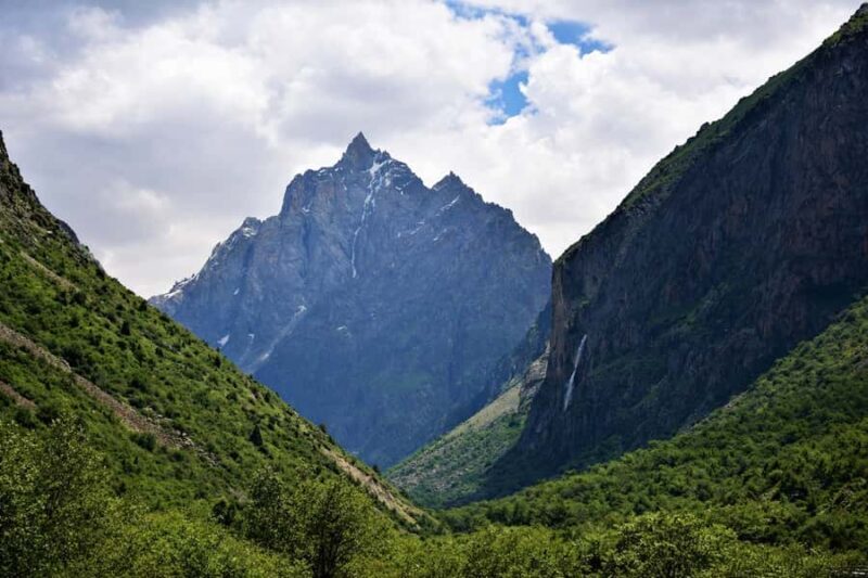 Bishkek: Belogorka Waterfall & Walking Day Trip - Scenic Drive and Arrival at Belogorka Valley