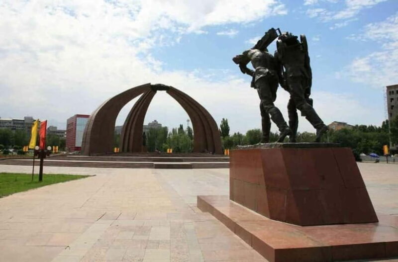 Bishkek: City Highlights Walking Tour - Key Points