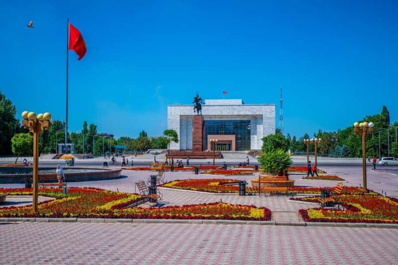 Bishkek: City walking Tour with Optional Bazaar Visit - The Manas Statue: Celebrating Kyrgyz Heroism