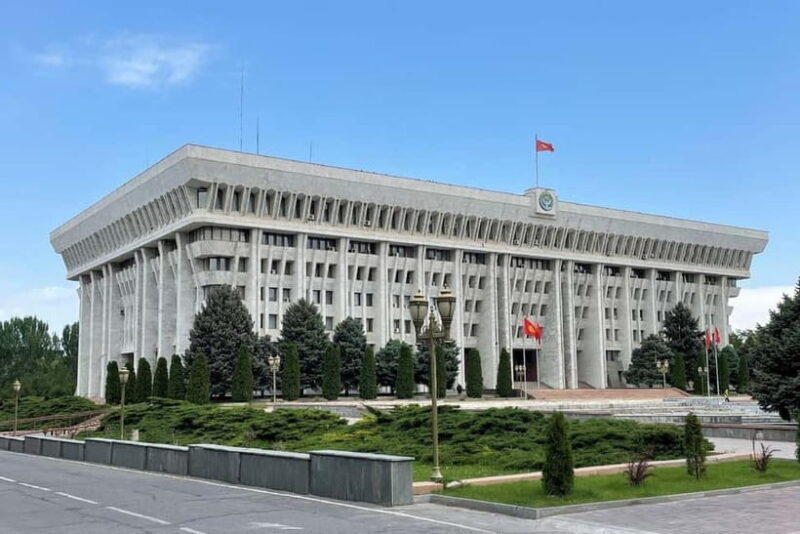 Bishkek: Private City Tour with Local Guide & Snacks - What Sets This Tour Apart?