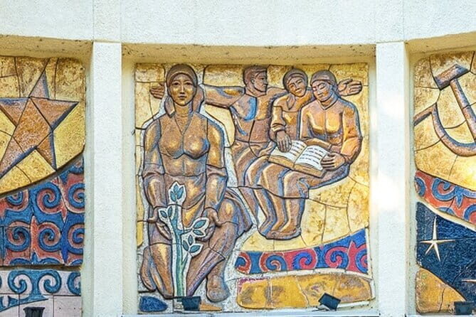 Bishkek Street Murals , Mosaics Arts and Kyrgyz Nomadic History - Starting Point — Ala-Too Square