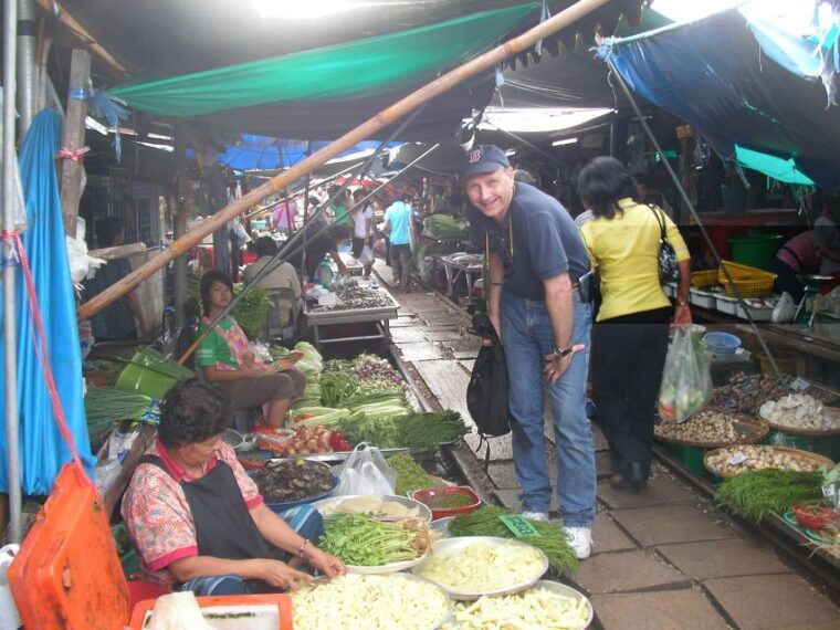 bkk-meet-monkey-mangrove-forest-seafood-market-private
