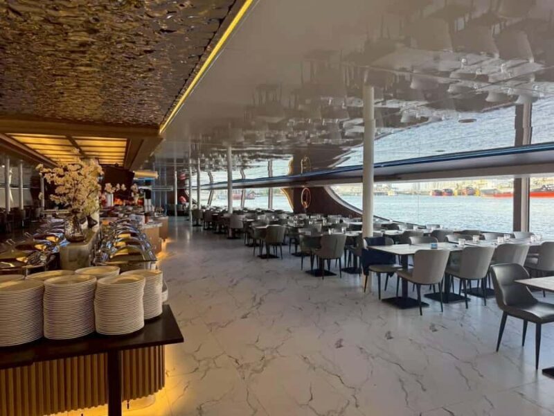 BKK:The Planet River Dinner Cruise &Upper desk Entertainment - Who Should Consider This Cruise?