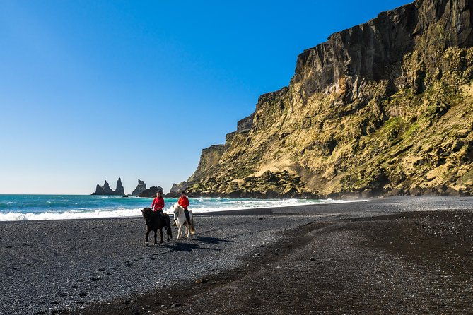 black-sand-beach-horse-riding-tour-from-vik