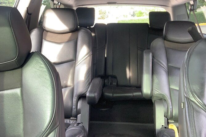 black-suv-hourly-service-luxury-airport-transfers