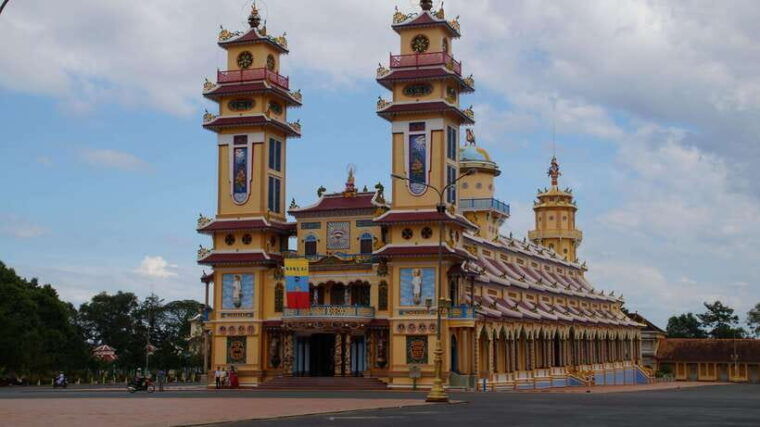 black-virgin-mountain-and-cao-dai-shrine-small-group-tour