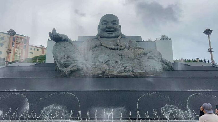 black-virgin-mountain-cu-chi-cao-dai-with-female-guide