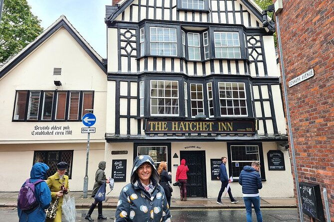 blackbeard-to-banksy-the-ultimate-walking-tour-of-bristol