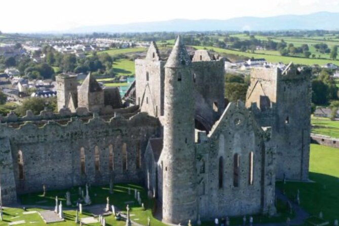 blarney-castle-and-the-rock-of-cashel-with-private-chauffeur-tour-2