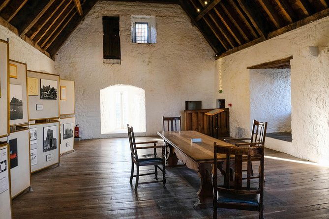 blarney-rock-of-cashel-cahir-castles-day-tour-from-dublin