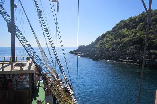blau-laguna-boat-trip-from-side