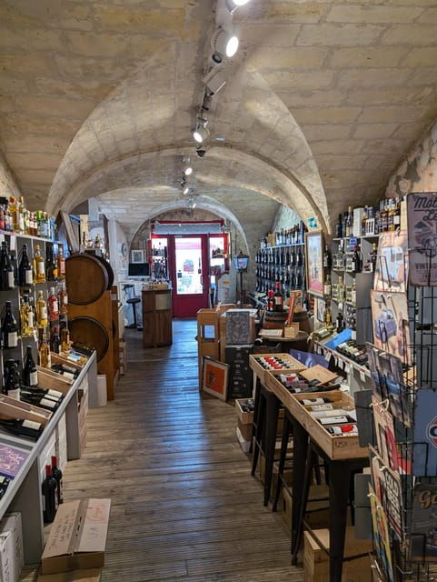 blaye-the-secrets-of-blaye-wine-art-history-and-old-cars