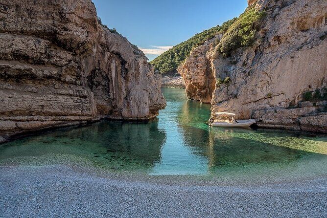 Blue and Green Cave Speedboat Trip from Hvar Town - Who Will Love This Tour?