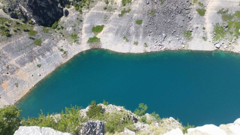 blue-and-red-lake-and-wine-tasting