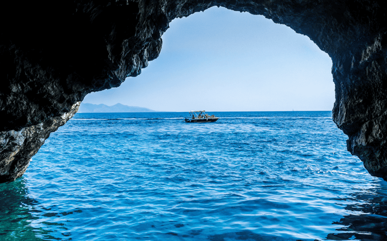 blue-cave-and-elaphiti-islands-private-speed-boat-tour