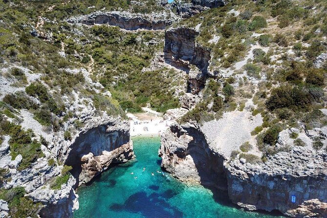 blue-cave-and-hvar-boat-tour-small-group-from-split-or-brac