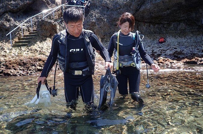 Blue Cave Area Experience Diving!Free feeding & photo images Chinese guide available!1 group with a dedicated instructor - Who Would Love This Tour?