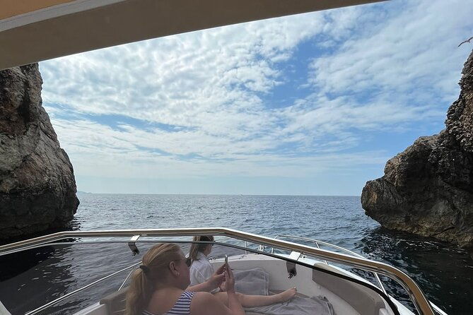 blue-cave-elaphiti-islands-4-hours-all-inclusive-boat-tour