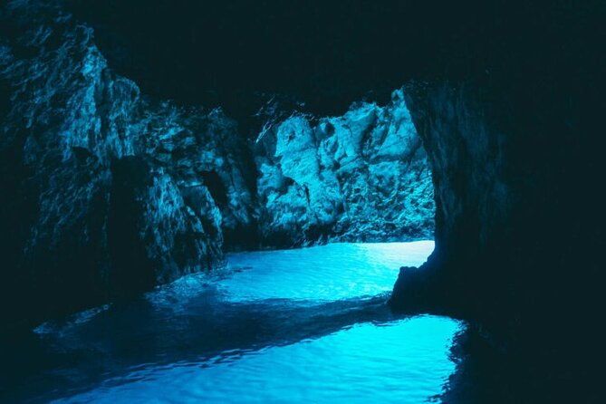 blue-cave-full-day-boat-tour-with-hvar-and-5-islands