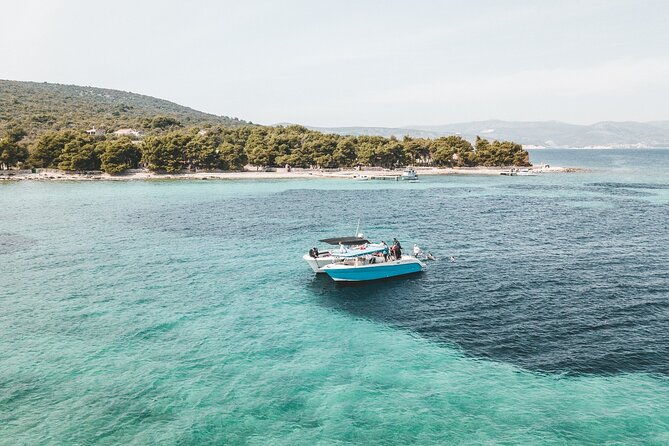 blue-cave-full-day-boat-tour-with-hvar-and-5-islands