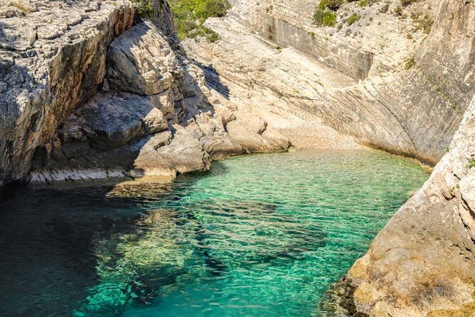Blue cave group tour with swimming and snorkelling from Hvar - Who Should Consider This Tour