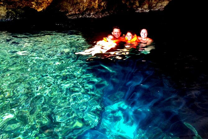 blue-cave-hvar-five-islands-private-speedboat-tour