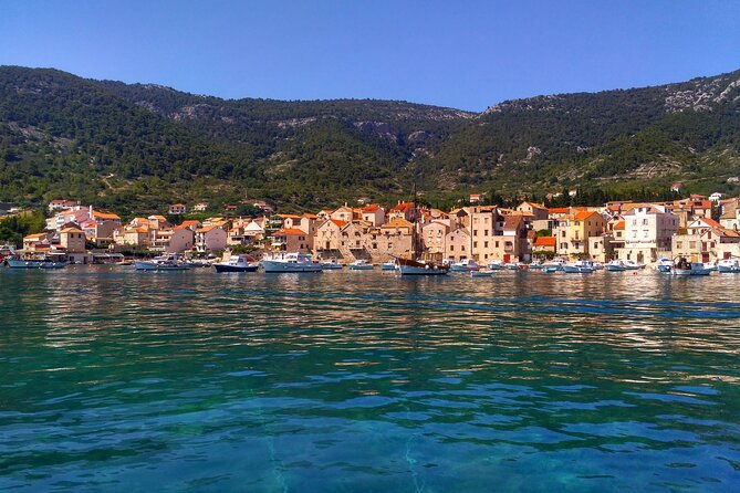 blue-cave-hvar-five-islands-private-speedboat-tour