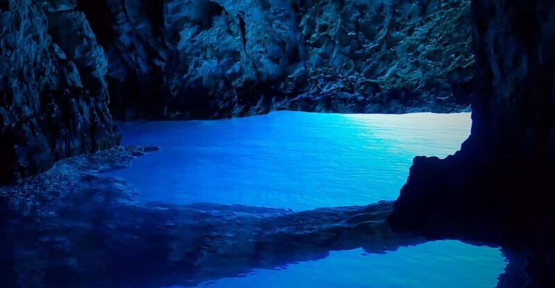 blue-cave-hvar-island-paklenjaci-private-speedboat-tour