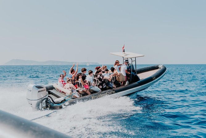 blue-cave-mamma-mia-and-hvar-5-islands-speedboat-tour
