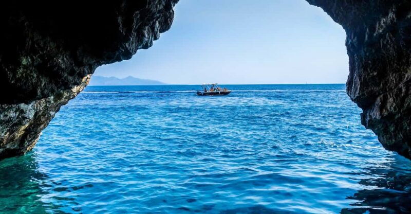 blue-cave-with-snorkeling-and-swimming-speed-boat-tour