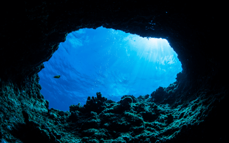 blue-cave-with-snorkeling-and-swimming-speed-boat-tour