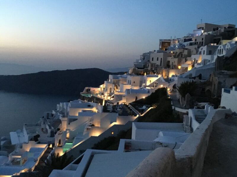 blue-dome-and-oia-sunset-small-group-transfer-2