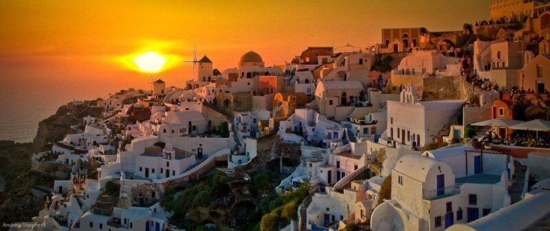 blue-dome-and-oia-sunset-small-group-transfer-2
