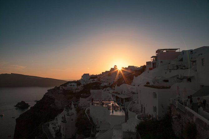 blue-dome-and-oia-sunset-small-group-transfer