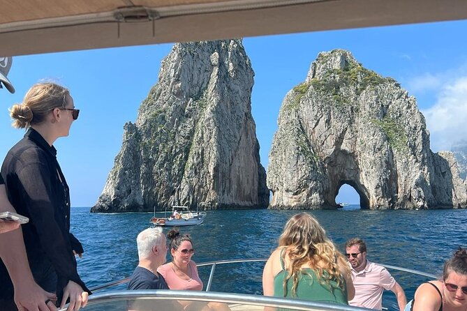 blue-grotto-and-capri-by-private-boat-tour