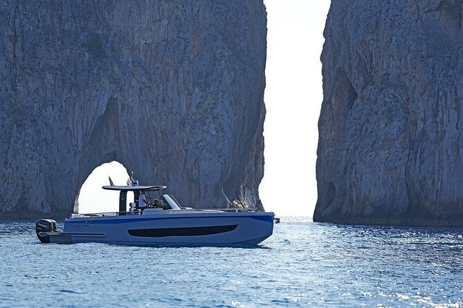 blue-grotto-and-capri-by-private-boat-tour