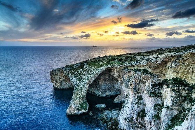 blue-grotto-and-sunday-market-at-marsaxlokk-fishing-village-tour