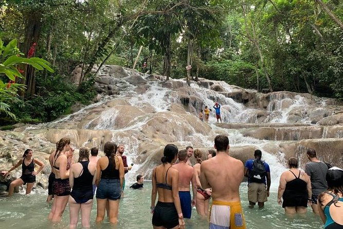 blue-hole-and-dunns-river-falls-private-tour-from-montego-bay