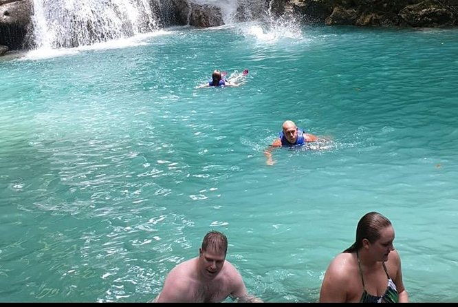 blue-hole-and-dunns-river-falls-private-tour-from-montego-bay