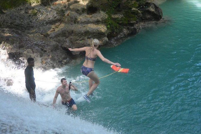 blue-hole-and-secret-falls-plus-dunns-river-falls-combo-tour