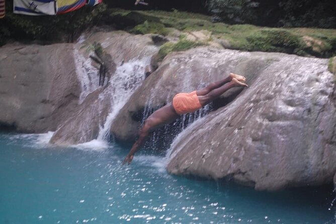blue-hole-and-shopping-in-ochi-rios-from-runaway-bay