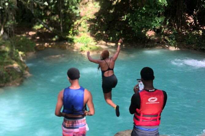 blue-hole-and-sightseeing-tour-from-falmouth
