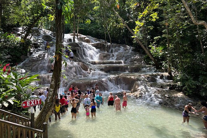 blue-hole-dunns-river-island-gully-falls-guided-tour
