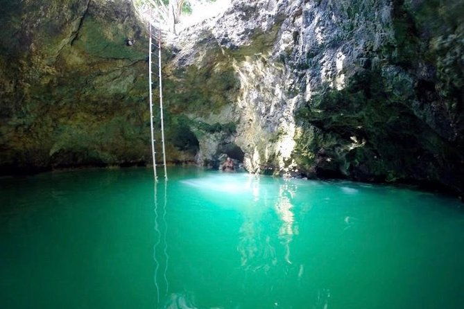 blue-hole-mineral-spring-and-ricks-cafe-private-tour