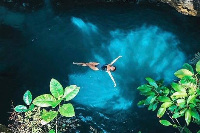 blue-hole-mineral-spring-private-tour-with-ricks-cafe