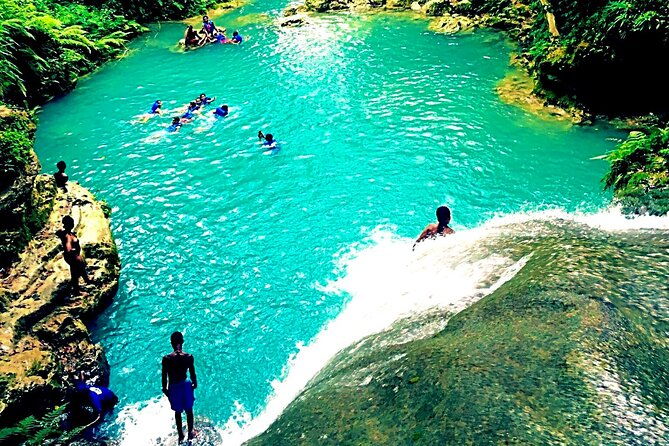 blue-hole-ocho-rios-day-trip-from-montego-bay